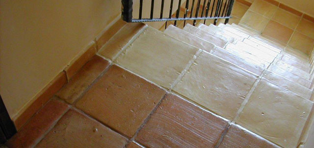 Lustre, brillo y protección. Efecto envejecido cuero
